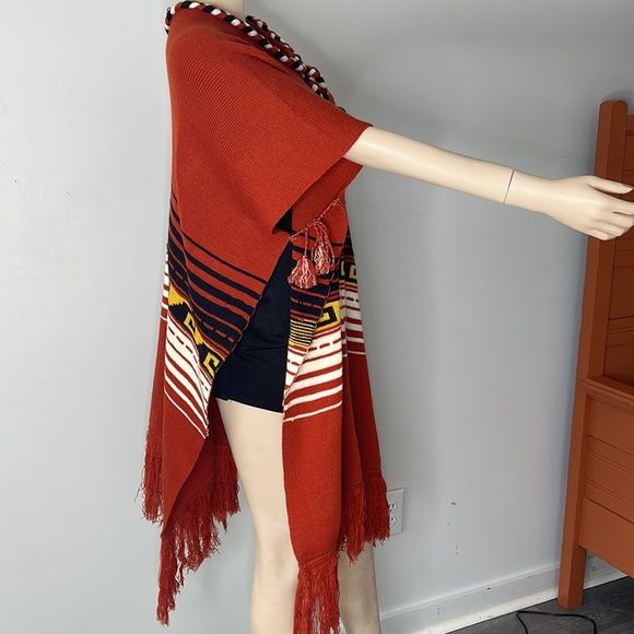 Vintage 70s Soft Knitted Boho Fringe Poncho - Picture 5 of 16